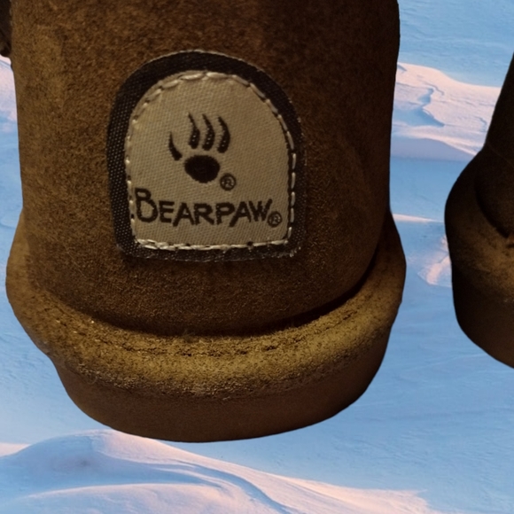 Bearpaw Women's Elle Short Wide Boot - Picture 6 of 7